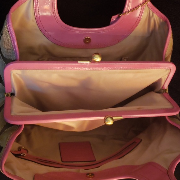 Coach Handbag - Picture 3 of 8